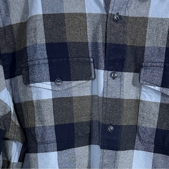 UNTUCKit size medium 100% cotton flannel, blue,‎ gray, soft - Picture 3 of 9